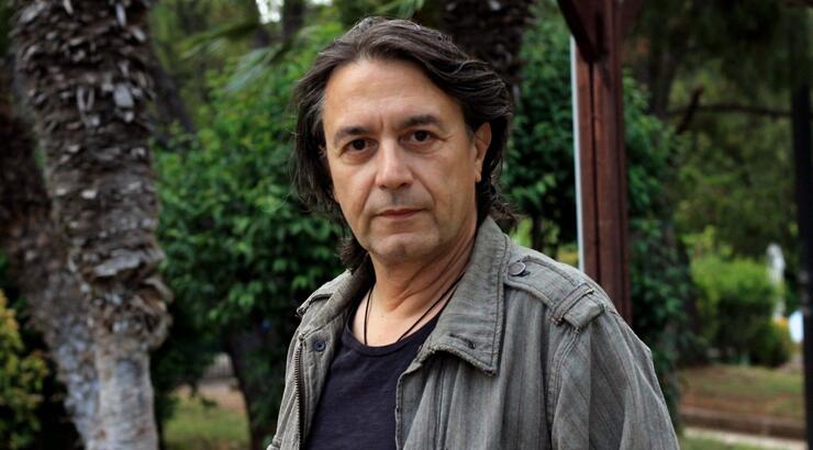 Γιάννης Κότσιρας: Αυτή είναι η εντυπωσιακή σύζυγός του με την οποία έχει αποκτήσει δύο παιδιά