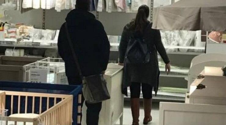 Αποκλειστικές εικόνες: Ζευγάρι της κυπριακής showbiz διαλέγει παιδικό δωμάτιο