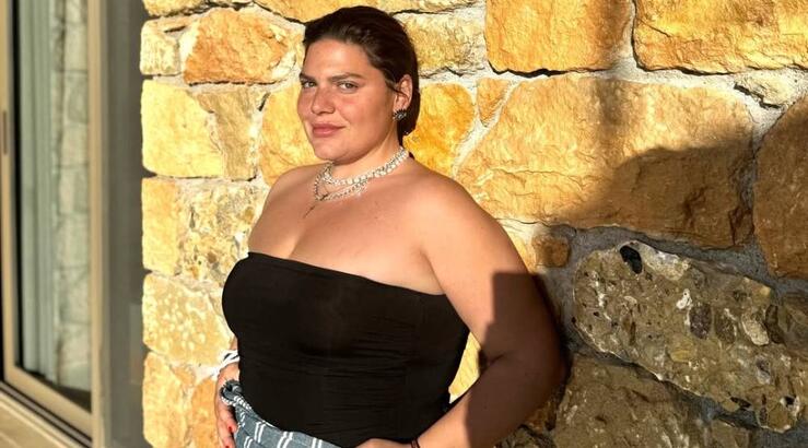 Δανάη Μπάρκα: Χορεύει το «Ωραία που είναι η νύφη μας» λίγο πριν τον γάμο της [βίντεο]
