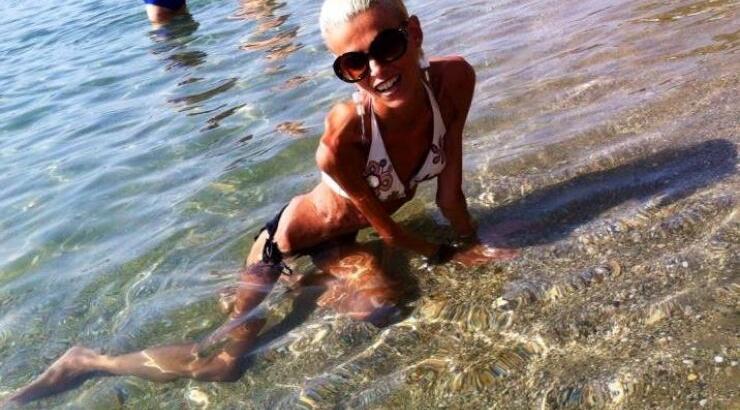 Νανά Καραγιάννη: "Δεν πέθανα… νοσηλεύομαι… χαροπαλεύω… και ναι χώρισα"