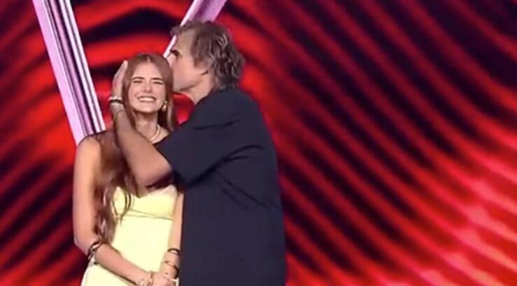 The Voice: «Έκλεψε» τις εντυπώσεις η 17χρονη κόρη του Αλέξη Σέρκου [βίντεο]