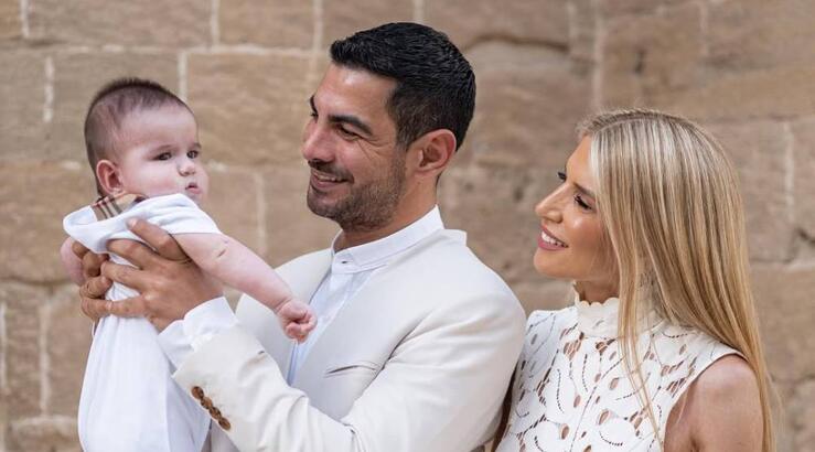 Σταύρος Κωνσταντίνου: Βουτιές με τον γιο του στην πισίνα [εικόνα]