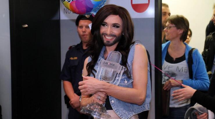 Conchita: δείτε πώς την υποδέχθηκαν στην χώρα της