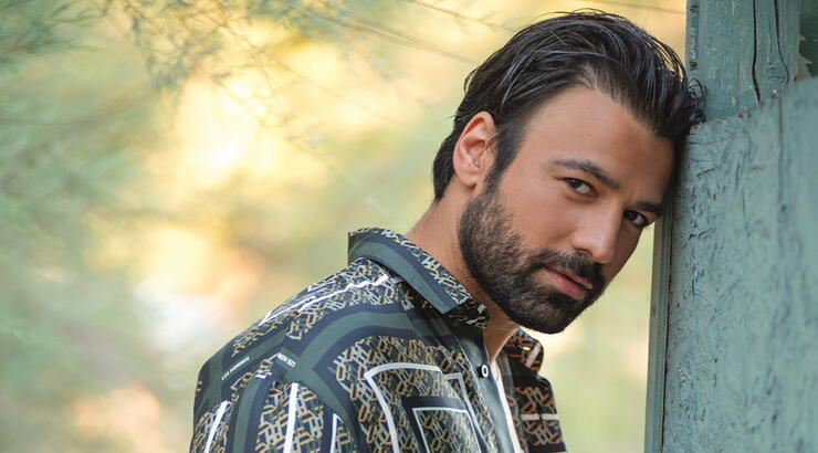 Ανδρέας Γεωργίου: Μας συστήνει την κούκλα πεθερά του - Διασκέδασαν σε beach bar του νησιού μας