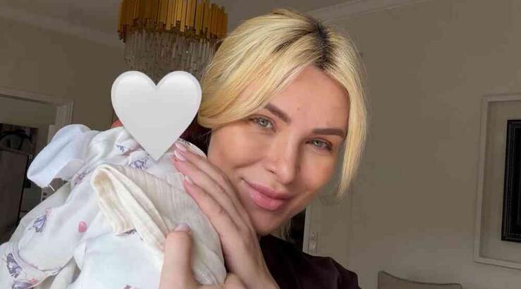 Κατερίνα Καινούργιου: «Δέχτηκα αρνητικά και χυδαία σχόλια επειδή επέλεξα να βαφτώ»