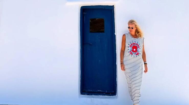 Μαρία Μπεκατώρου: Τα σπάνια στιγμιότυπα με τον σύζυγό της στη Μύκονο [εικόνες]