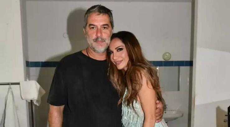 Βανδή: Τα φιλιά και οι αγκαλιές στον Μπισμπίκη στα παρασκήνια της συναυλίας της [εικόνες]