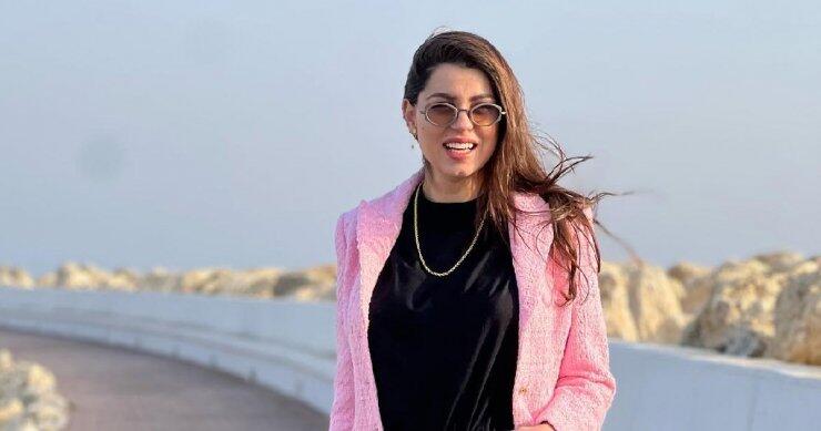 Κλέλια Γιασεμίδου: Η spring τάση που υιοθέτησε σε τηλεοπτική εμφάνισή της