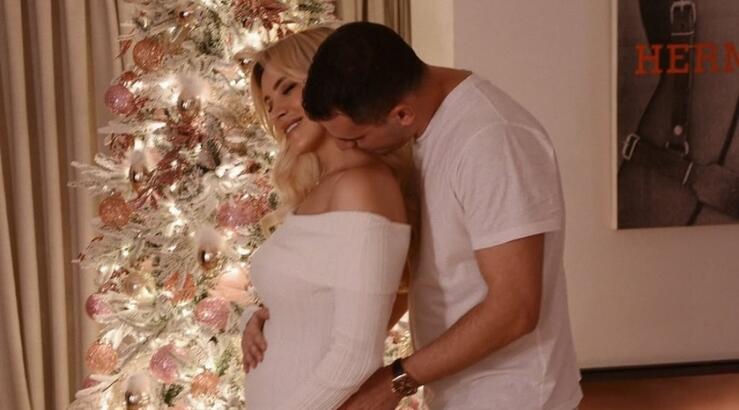 Καινούργιου - Κουτσουμπής: Αυτό ειναι το πιθανό όνομα που υπολογίζεται να πάρει η κόρη τους