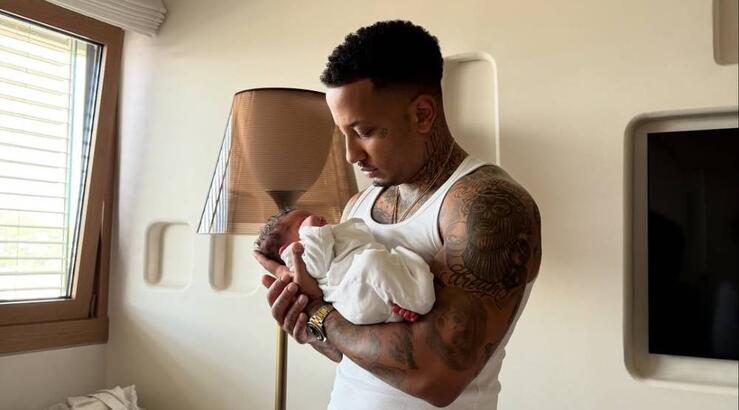 Light: «Ήθελα πολύ να γίνω πατέρας και η γυναίκα μου, μου έκανε αυτό το δώρο» [βίντεο]