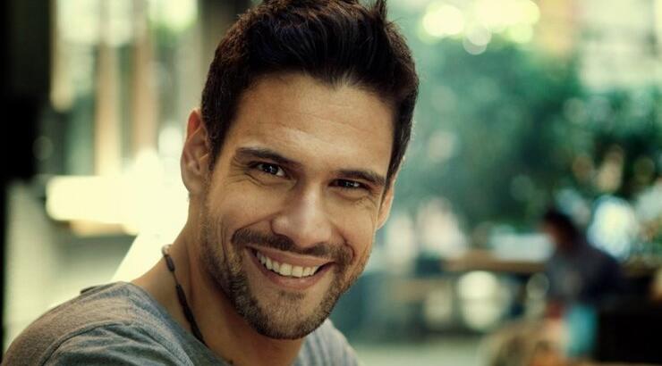 Σοκάρει ο Δημήτρης Ουγγαρέζος: "Έχω γυναικομαστία, μεγάλα μπούτια και περιφέρεια!" 