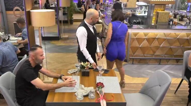First Dates: Της ζήτησε να πληρώσει τον λογαριασμό και αποχώρησε έξαλλη [βίντεο]