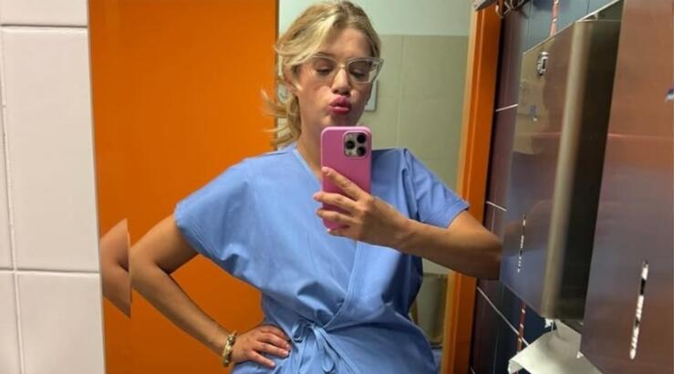 Τζένη Θεωνά: Φωτογραφίζει τον Δήμο Αναστασιάδη με τον νεογέννητο γιο τους αγκαλιά [εικόνα]