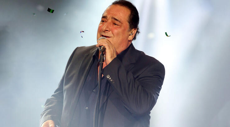 Βασίλης Καρράς: Στις 16 Μαΐου κυκλοφορεί η βιογραφία του λαϊκού τραγουδιστή