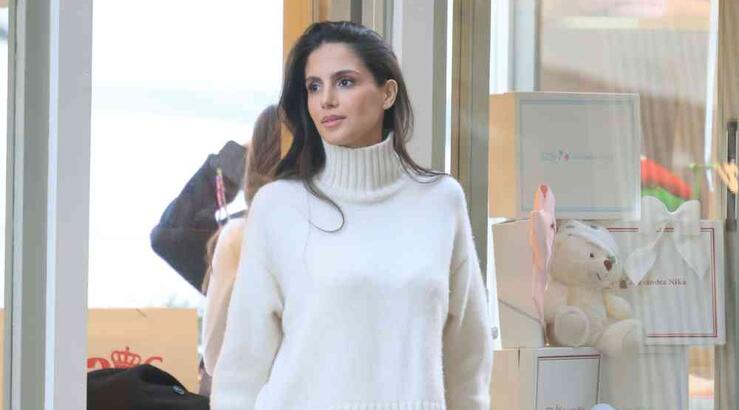 Αλεξάνδρα Νίκα: Την «τσάκωσε» ο φωτογραφικός φακός στον 6ο μήνα κύησης να ψωνίζει μωρουδιακά  