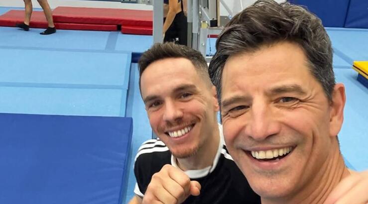 Ο Σάκης Ρουβάς έκανε ενόργανη υπό την καθοδήγηση του Πετρούνια και εντυπωσίασε [εικόνες & βίντεο]