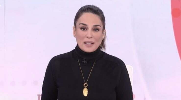 Θρήνος στην ΕΡΤ: Η στιγμή που η παρουσιάστρια με λυγμούς ανακοινώνει τον θάνατο του σκηνοθέτη της