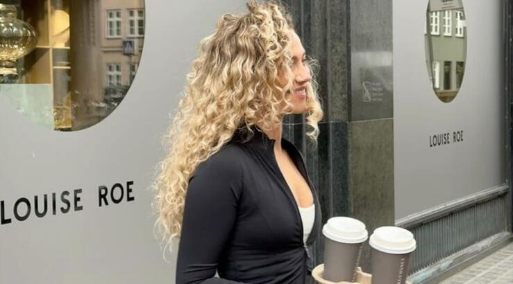 Το σέξι χτένισμα που θα σε κάνει να αγαπήσεις τις μπούκλες σου