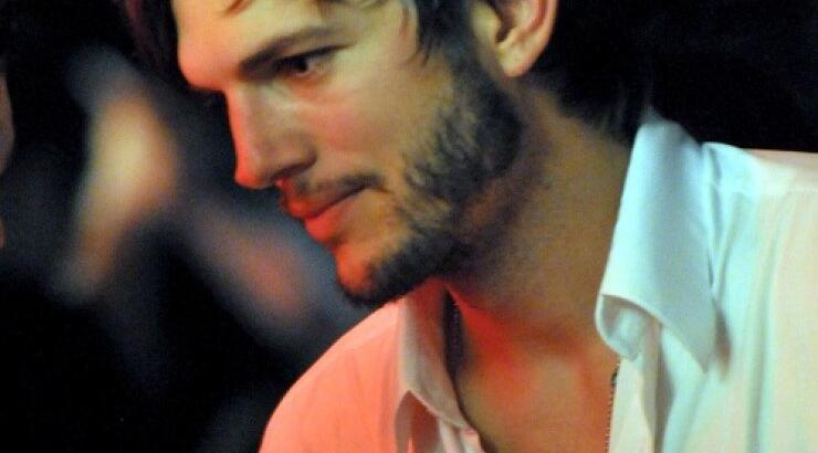 Miley Cyrus και Ashton Kutcher μαζί στο κρεβάτι!