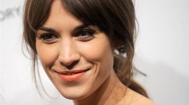 To fashion icon Alexa Chung βγάζει βιβλίο 