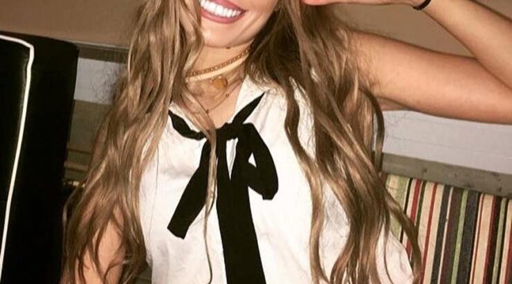 Μίνα Αρναούτη: Στέκεται στα πόδια της για πρώτη φορά