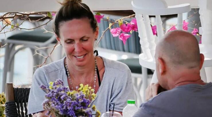 Εβελίνα Παπούλια: Η σπάνια εμφάνιση με τον σύντροφό της, Σταύρο [εικόνες]