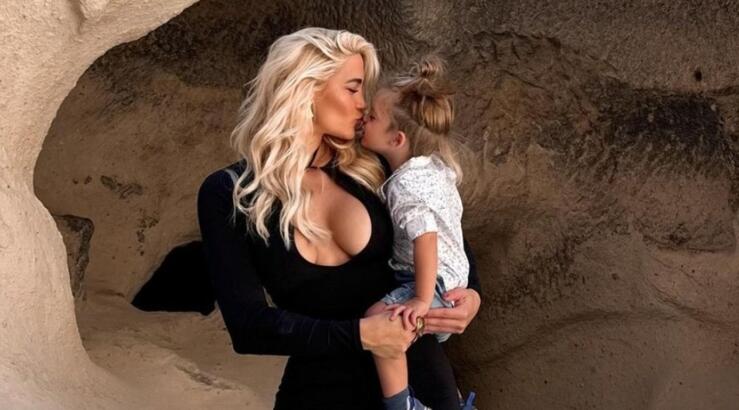 Ιωάννα Τούνη: Το παράπονο που δέχθηκε για τον γιο της στο αεροδρόμιο - "Να τον φιμώσω;"  [βίντεο]