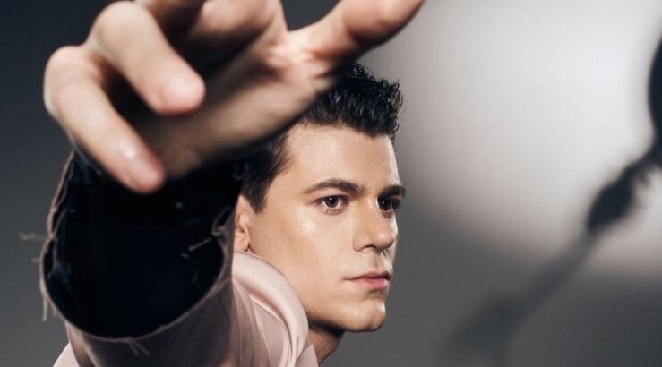 Theo Evan: Μπήκε στο στούντιο ηχογράφησης για το κομμάτι της Κύπρου στην Eurovision