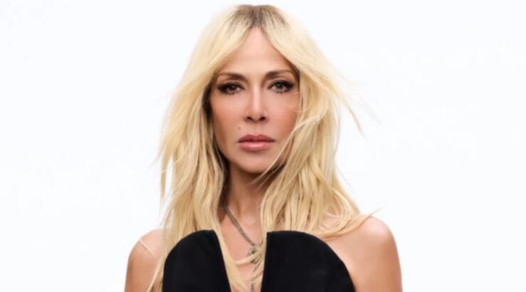 Άννα Βίσση: Ποζάρει σε καλοκαιρινή διάθεση από το Bora Bora [εικόνα]