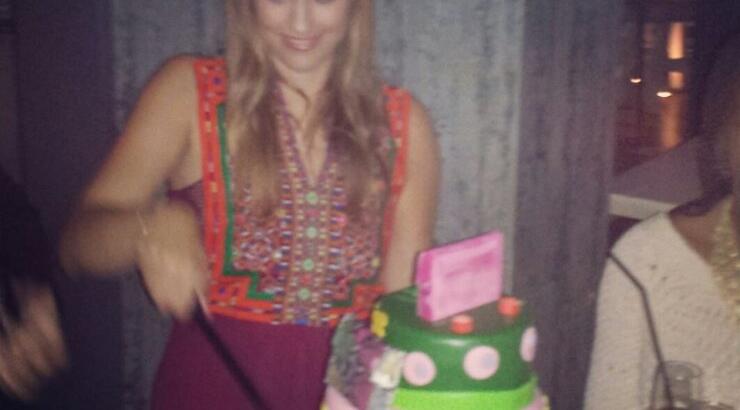 Μαίρη Τορναρίτη: Το πάρτυ, οι επώνυμες και η τετραώροφη τούρτα γενεθλίων της!