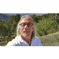 Αντώνης Σαραλής: «Με πήρε ο παπάς του χωριού για να δει αν θα χτυπήσει την καμπάνα πένθιμη» [βίντεο] 