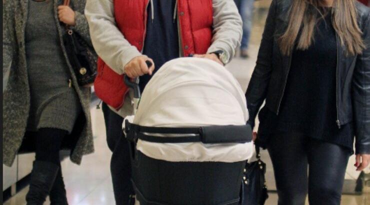 Αρναούτογλου - Κόκλα: Η πρώτη έξοδος με το γιο και την πεθερά!