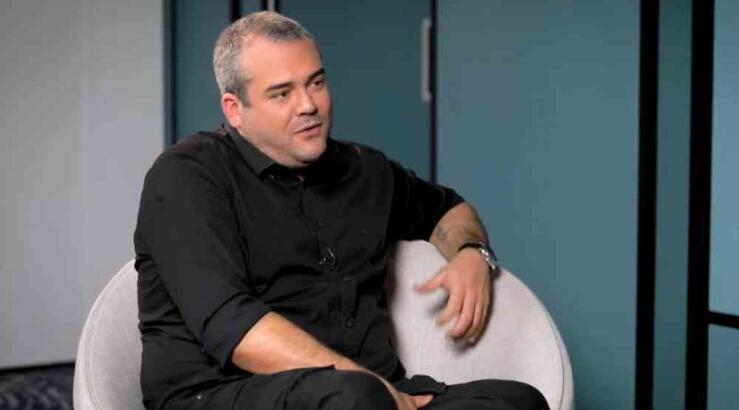 Πυγμαλίων Δαδακαρίδης: «Στις σχέσεις μου λειτουργούσα με το ενοχικό σύνδρομο του “πατέρα”» [βίντεο]