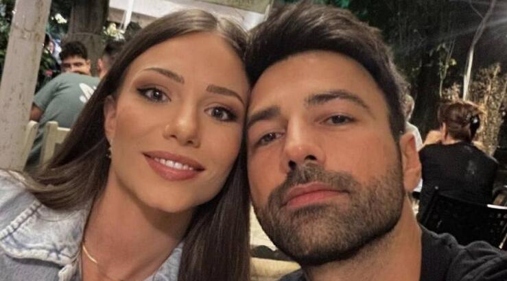 Ανδρέας – Σιμώνη: Τα ρομαντικά στιγμιότυπα στο ηλιοβασίλεμα που «στάζουν» έρωτα