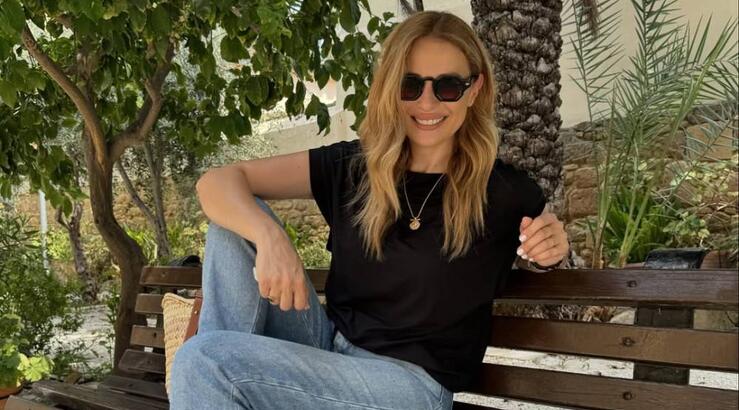 Χριστιάνα Αριστοτέλους: Την «τσακώσαμε» να κάνει βόλτα στη γειτονιά με τα παιδιά της [εικόνες]