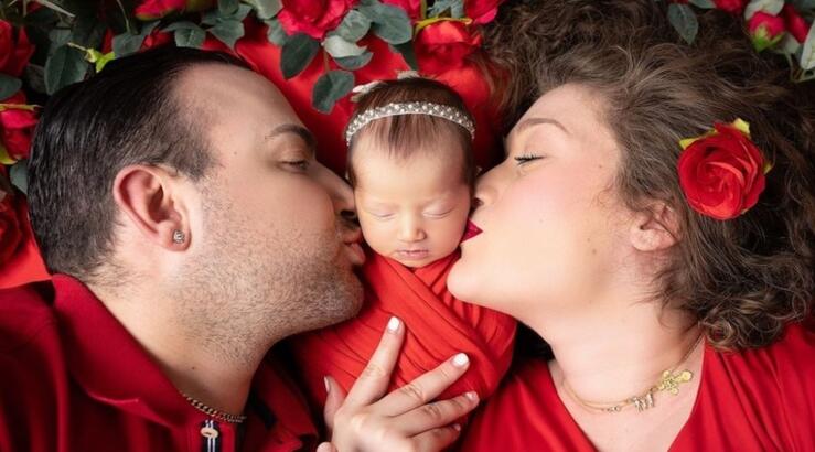 Μαυρίκιος - Ιλάειρα: Η κόρη τους σαράντισε - Πήραν την ευχή από τον πάτερ που τους πάντρεψε [εικόνα]