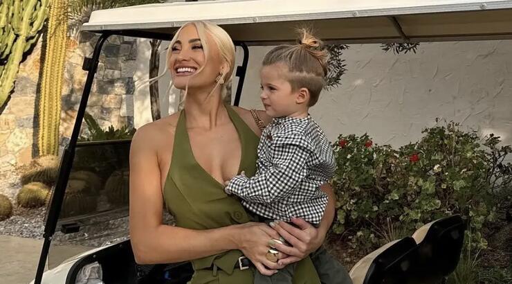 Ιωάννα Τούνη: Μπήκε για πρώτη φορά στο μετρό μαζί με τον γιο της, Πάρη