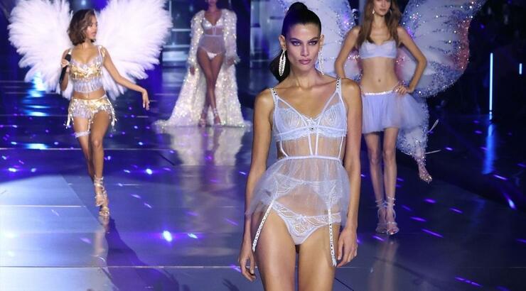 Ανθή Φακιδάρη: Η πρώτη Ελληνίδα που περπάτησε στην πασαρέλα της Victoria΄s Secret [εικόνες]