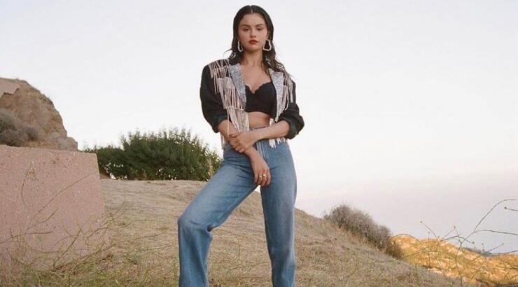 Τα μωβ μαλλιά της Selena Gomez θυμίζουν κάτι από παραμύθι!