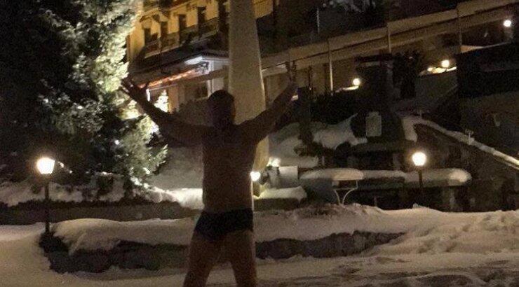 Έλληνας ηθοποιός βγήκε με τα εσώρουχα στα χιόνια!