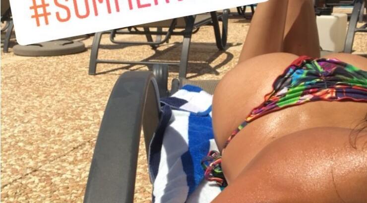 Επώνυμη Κύπρια “βάζει φωτιά” στο instagram ποζάροντας ξαπλωμένη με μαγιό!