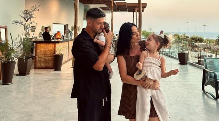 Έλενα Θεοδώρου: Η στιγμή που τα παιδιά της κοιμούνται κρατώντας το χέρι ο ένας του άλλου [εικόνα]