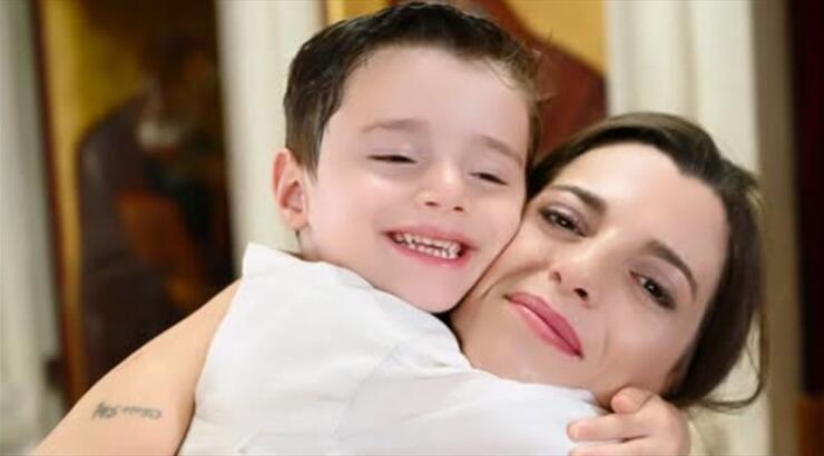 Aντωνία Χαραλάμπους: Η μεγάλη αγκαλιά στον γιο της και τα συγκινητικά λόγια [εικόνα]