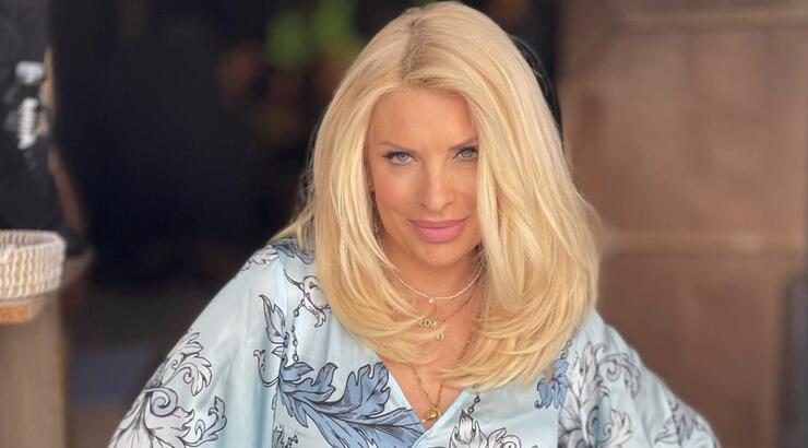 Επική γκάφα της Μενεγάκη: Έδωσε κατά λάθος το τηλέφωνο του σπιτιού της on air [βίντεο]