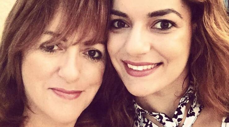 Συγκινημένη η Λαμπροπούλου για τη μητέρα της: «Δουλεύει αφιλοκερδώς στο νηπιαγωγείο στον Κορμακίτη» 