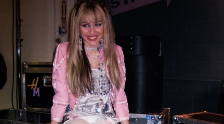 Miley Cyrus: Κάνει comeback ως Hannah Montana 20 χρόνια μετά