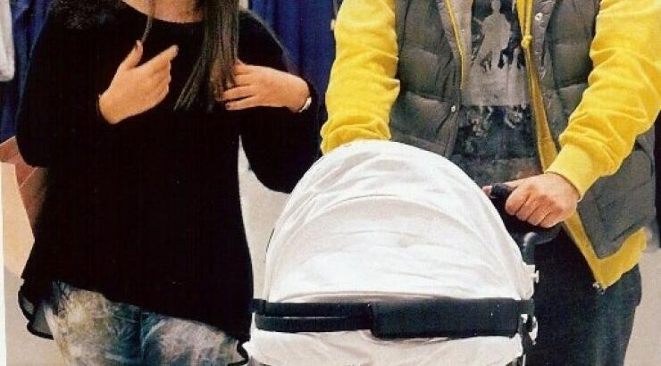  Αρναούτογλου-Κόκλα: Η πρώτη βόλτα με το γιο τους