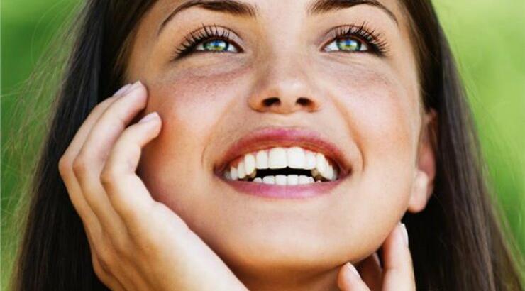 6 μύθοι που αφορούν τη στοματική μας υγεία