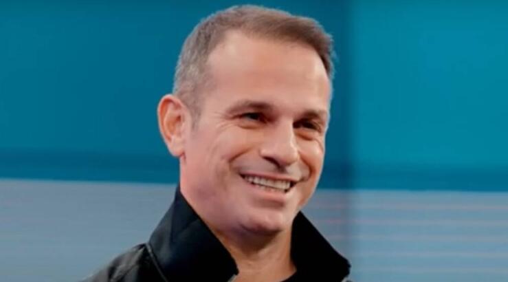 Ντέμης Νικολαΐδης: «Πέρασα ένα είδος κατάθλιψης, έπινα χωρίς να μου αρέσει το αλκοόλ» [βίντεο]