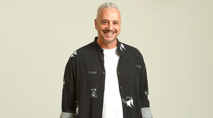 Νικόλας Ιωαννίδης: Μας έδειξε το κομψό και μίνιμαλ υπνοδωμάτιο του νέου του σπιτιού [εικόνα]